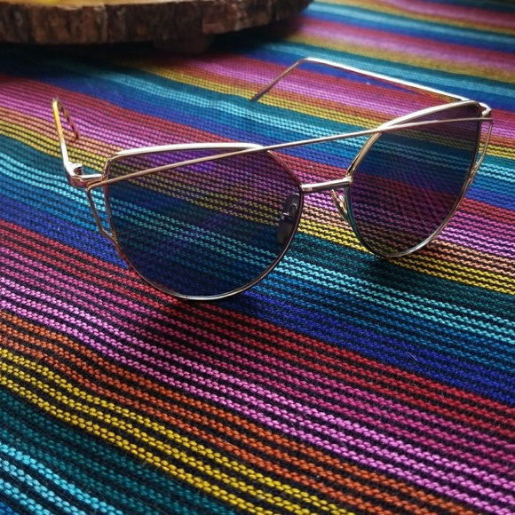 Gold sunglasses - Picture 3 of 4